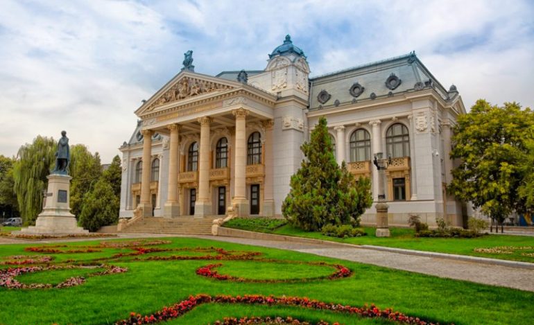 Teatrul-National-Vasile-Alecsandri-din-Iasi_318159440-800x578